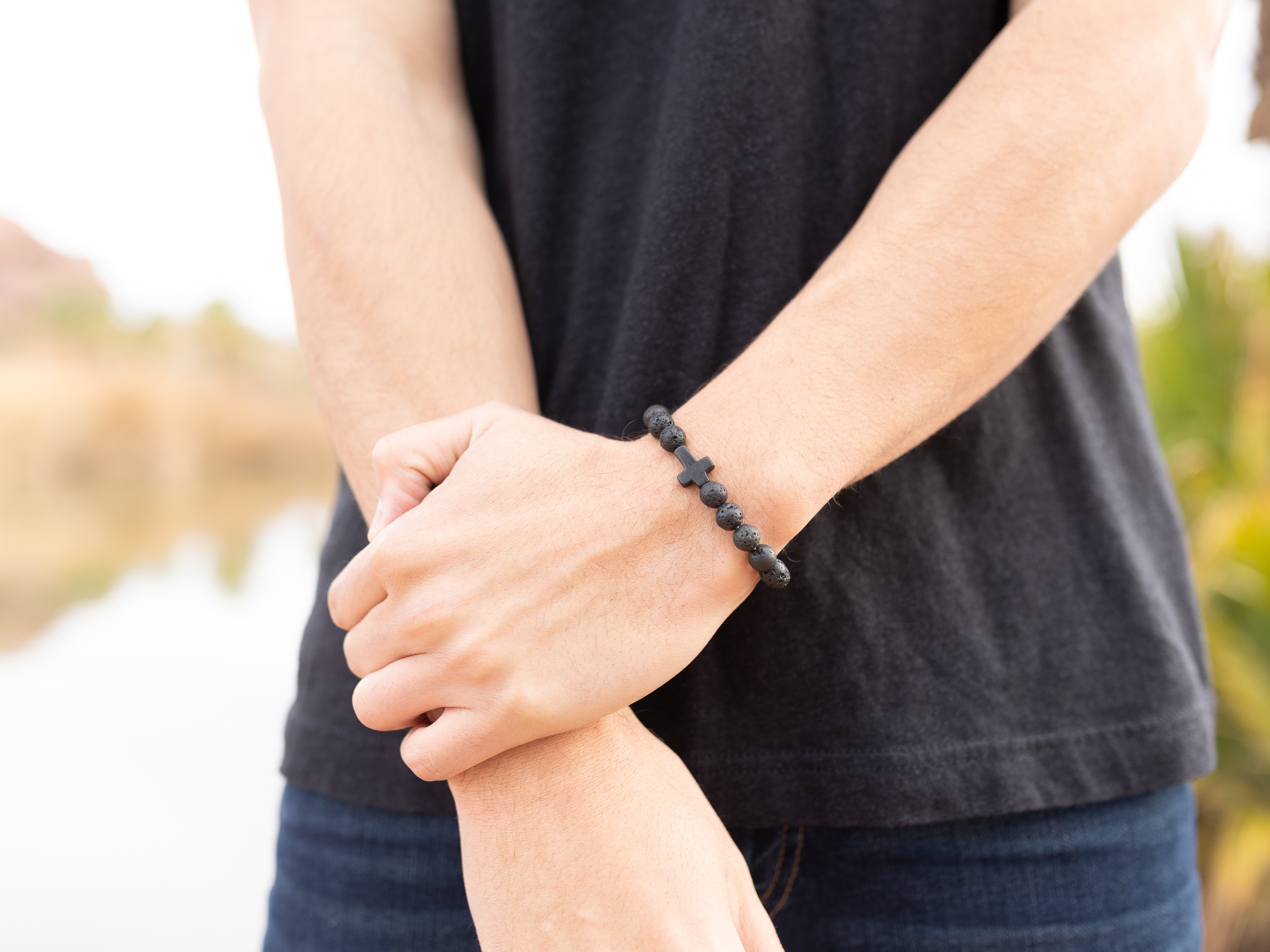 Cross Beaded Bracelet – Litwithprayer